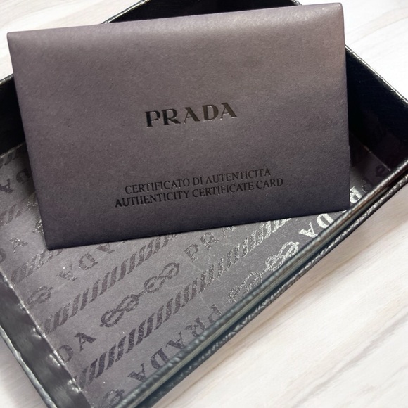 PRADA Saffiano Leather compact wallet Red - Picture 11 of 16